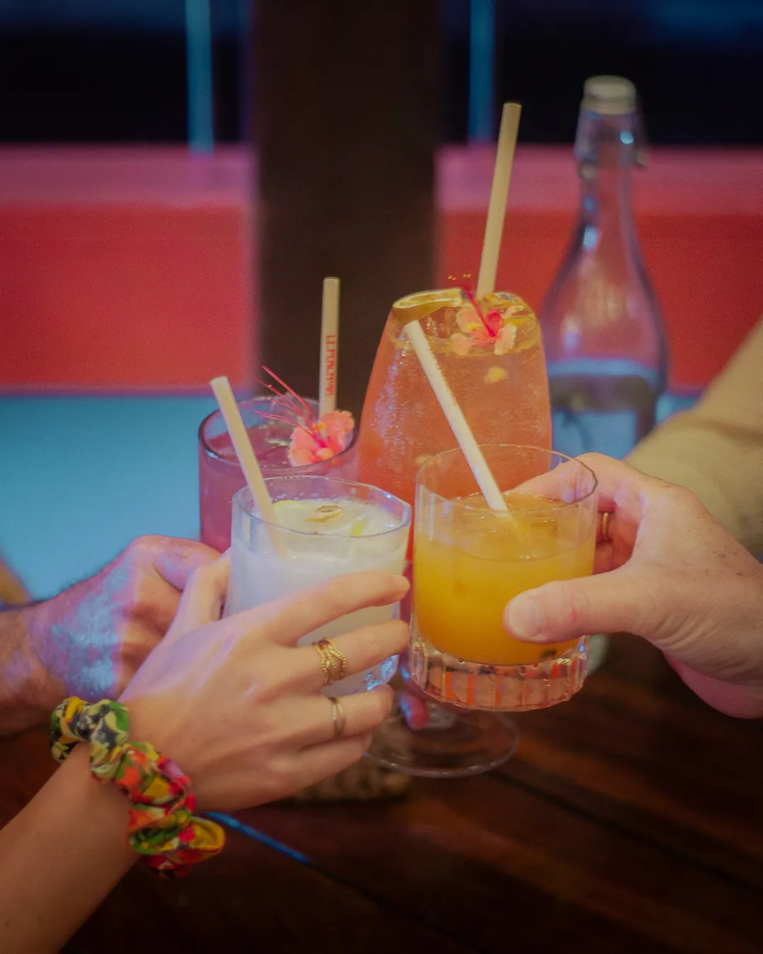Cocktails au bar