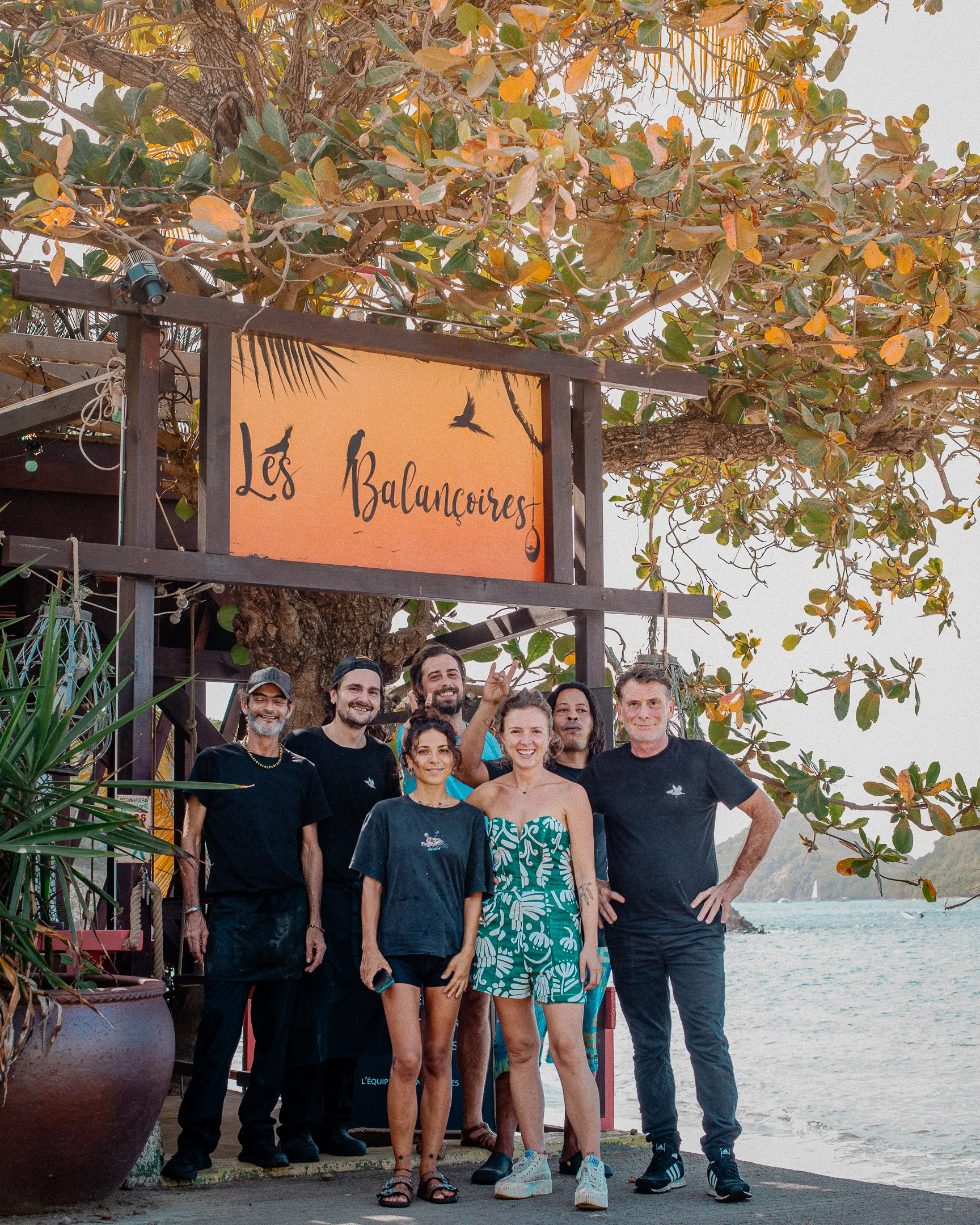 L’équipe réunie au restaurant